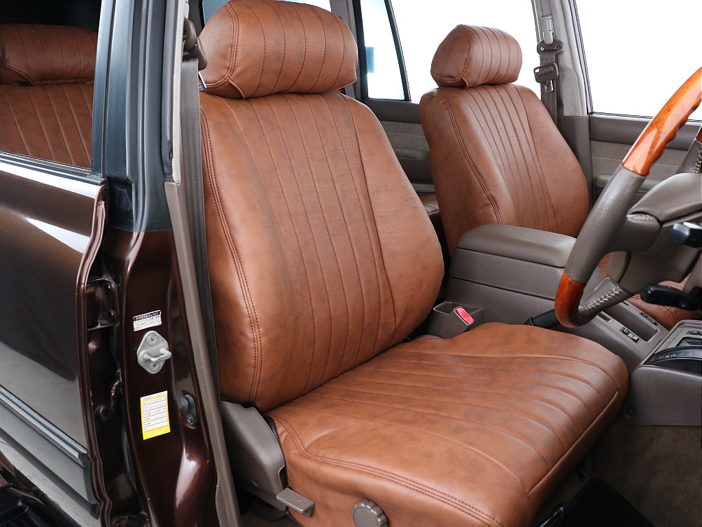 新品クラシックブラウンシートカバーをインストール！