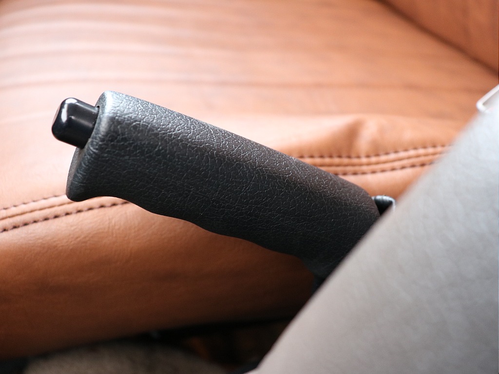 サイドブレーキ！