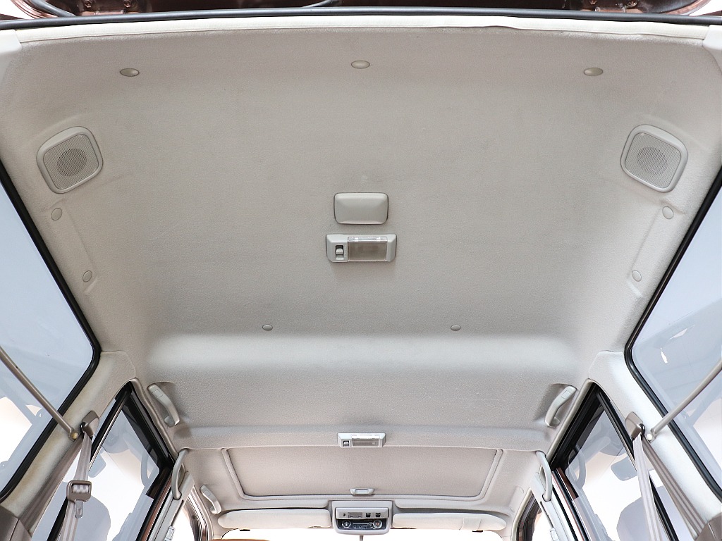 天張りもご覧のクオリティー！年式の割には綺麗な印象です！