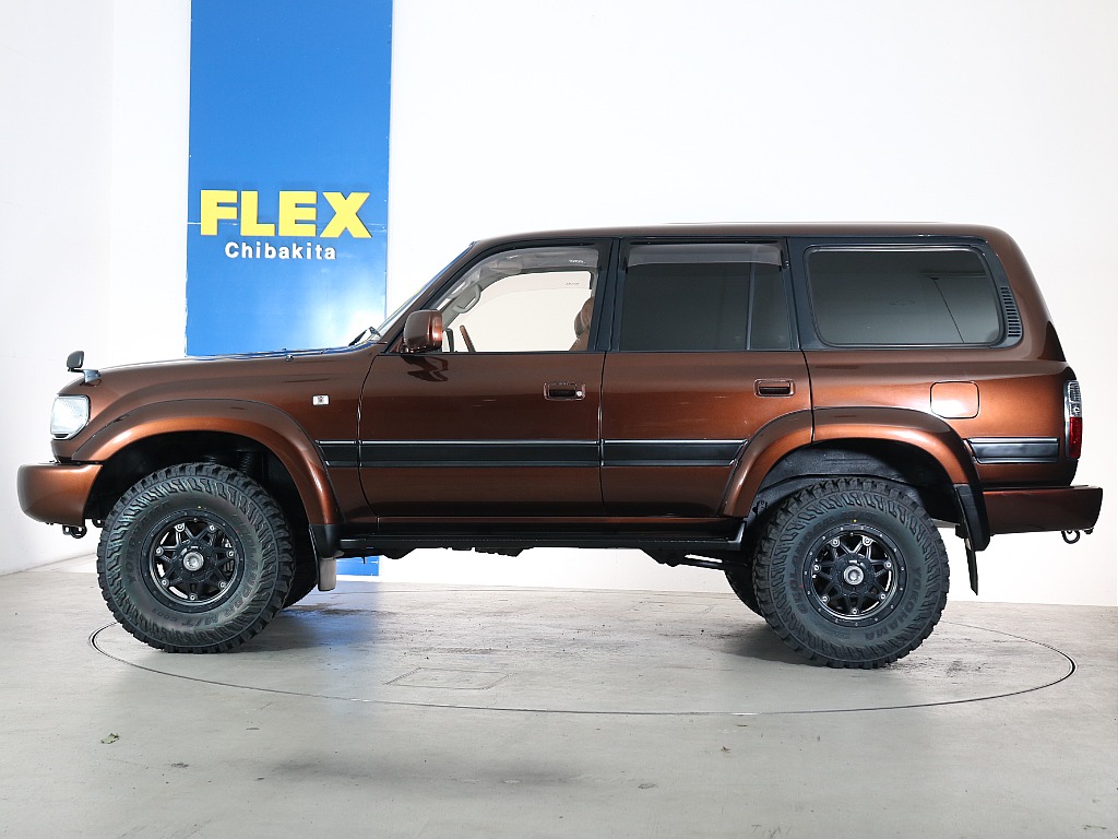 ボディ―色もそうですが、サイドモールが残っている点もグッドポイント！