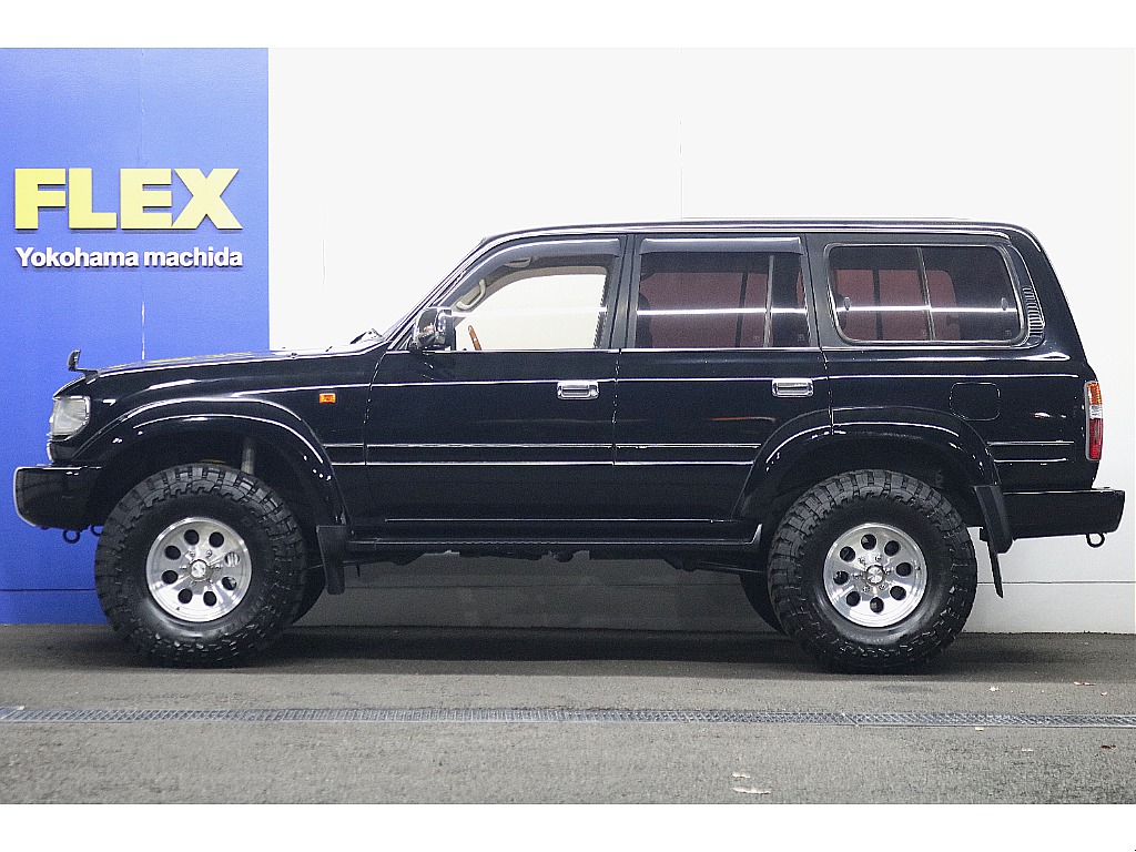 サイドステップ付きの為乗り降りも安心です♪