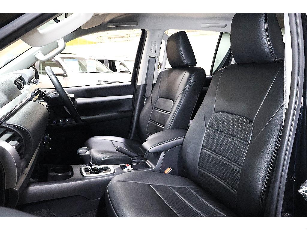 ブラックシートカバー付き【運転席】