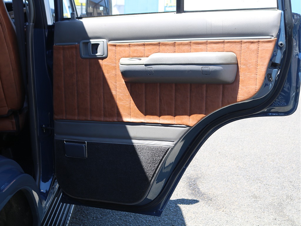 ＦＬＥＸグループは「すべての人に愛車を」をコンセプトに車種別に全国展開中！愛車と一緒に、ライフスタイルを充実させてもらいたいという思いで、ランクル仙台泉店では皆様のご要望になんでもお応えします♪