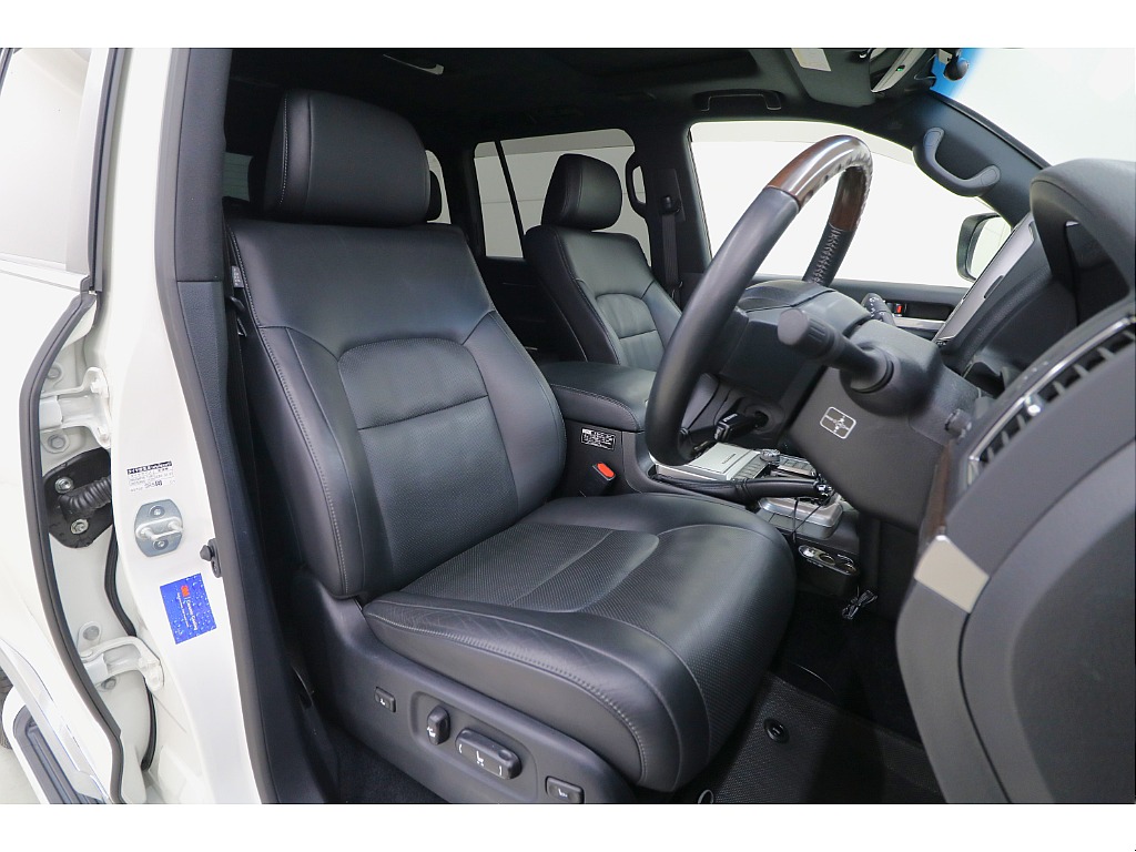 運転席／助手席共に綺麗な状態が保たれております♪本革パワーシート☆運転席シートメモリー機能付き♪