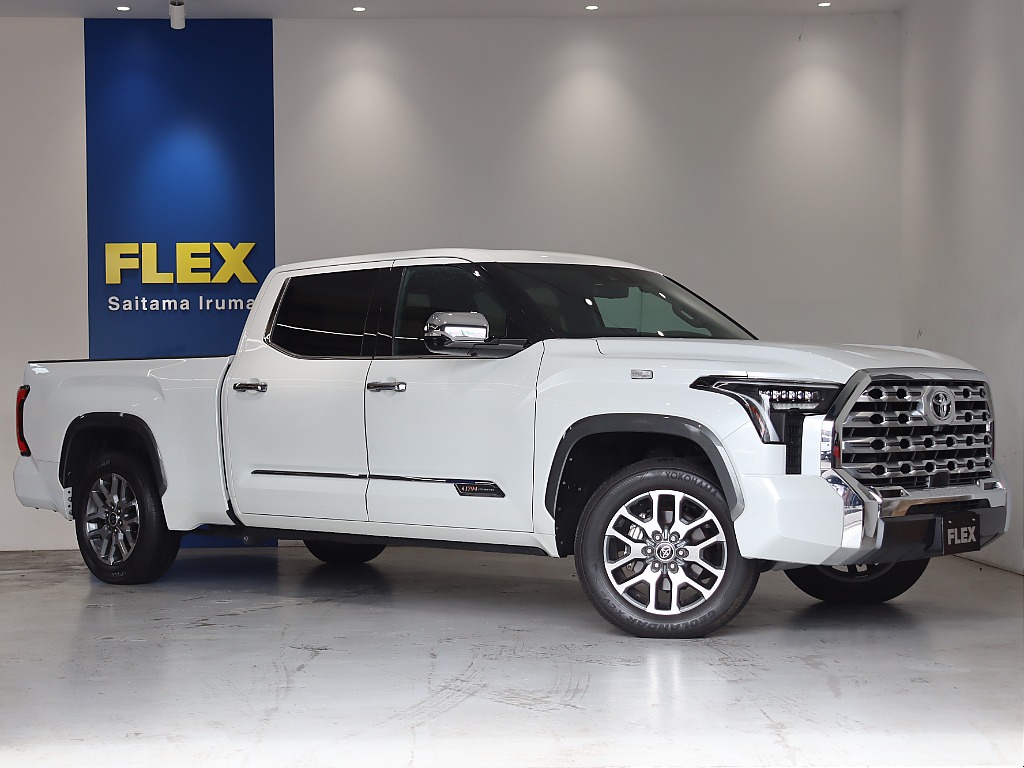 国産車のピックアップトラックは積載能力メインなイメージですが、乗車する方のこともしっかり考えられた仕様です！