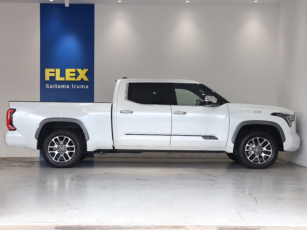 更にはメーカーオプションのリアエアサス装備でピックアップとは思えない乗り心地を実現！