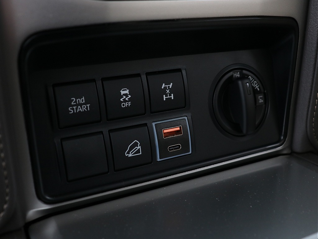 トヨタ ランドクルーザープラド(57枚目)