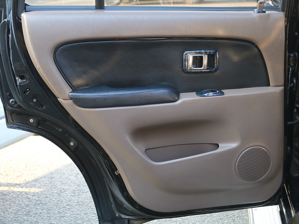 ＦＬＥＸグループは「すべての人に愛車を」をコンセプトに車種別に全国展開中！愛車と一緒に、ライフスタイルを充実させてもらいたいという思いで、ランクル仙台泉店では皆様のご要望になんでもお応えします♪