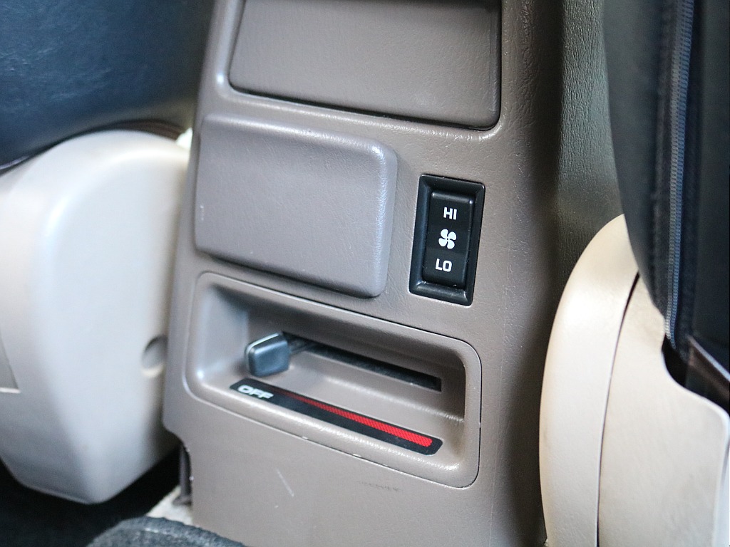 ＦＬＥＸグループは「すべての人に愛車を」をコンセプトに車種別に全国展開中！愛車と一緒に、ライフスタイルを充実させてもらいたいという思いで、ランクル仙台泉店では皆様のご要望になんでもお応えします♪