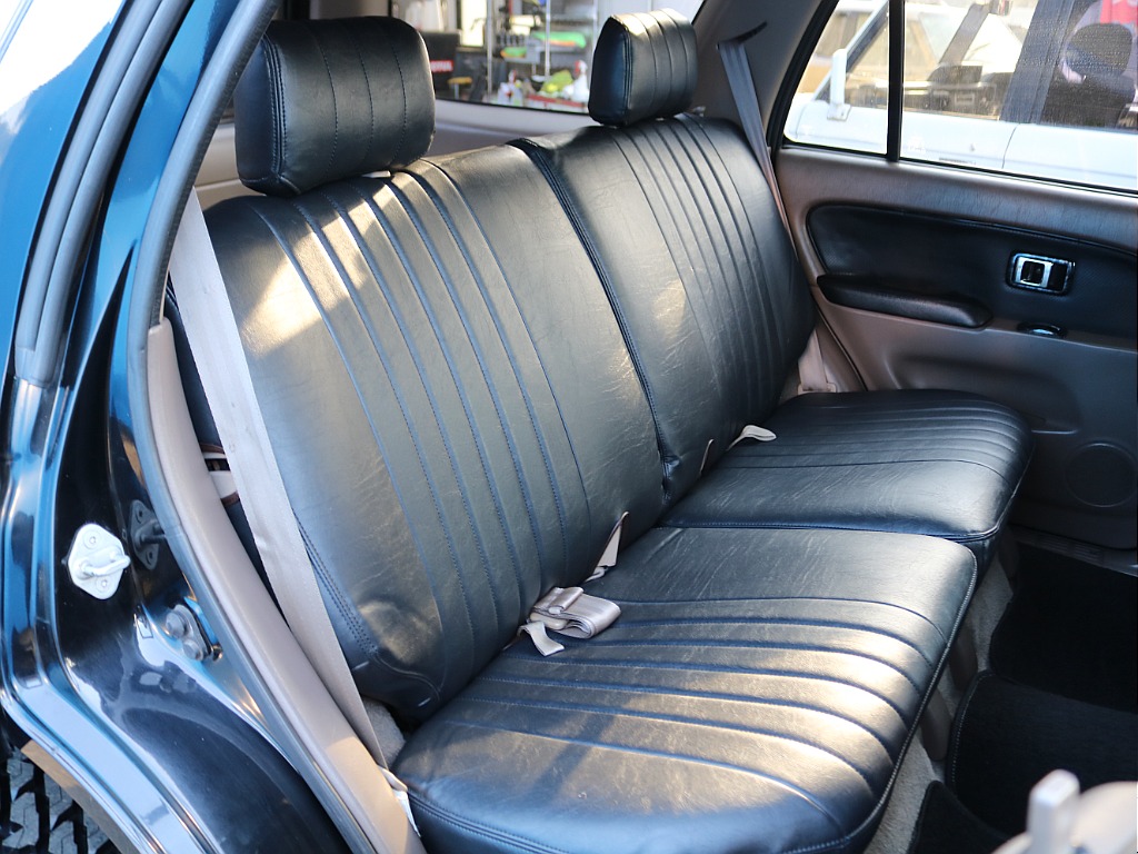 北海道～沖縄まで日本全国、遠方納車大歓迎です！現車確認が難しいお客様もご安心ください！お客様の目線に合わせ、お車のコンディション、装備品を細部までお伝えいたします！もちろん、ご自宅納車ＯＫです！