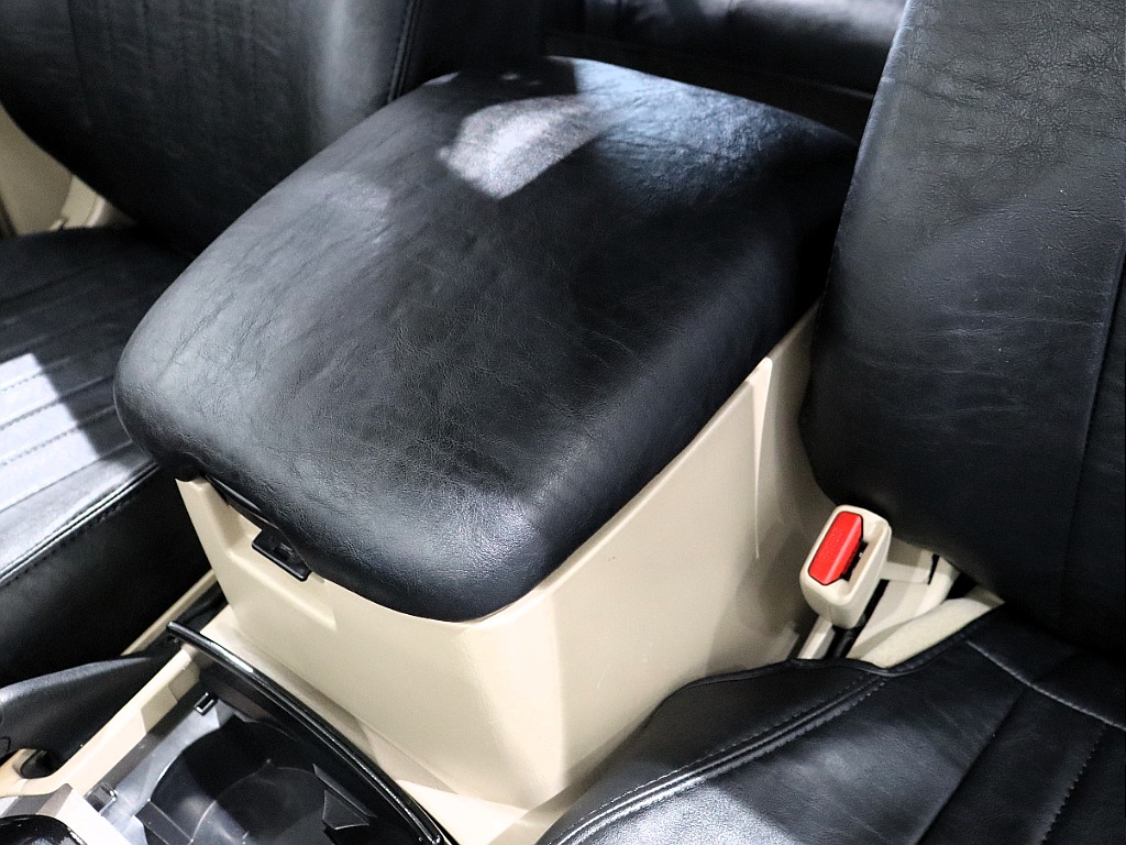 トヨタ ランドクルーザー100(37枚目)