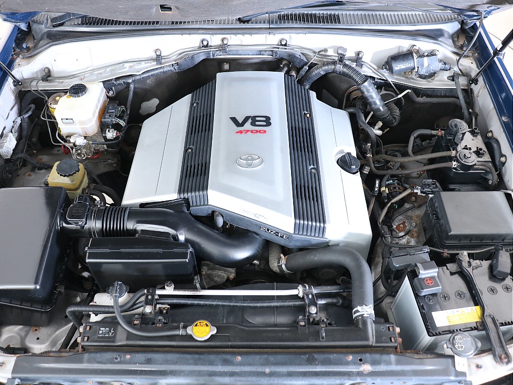 2UZの4700cc、V8エンジンを搭載！力強い走りが楽しめます！