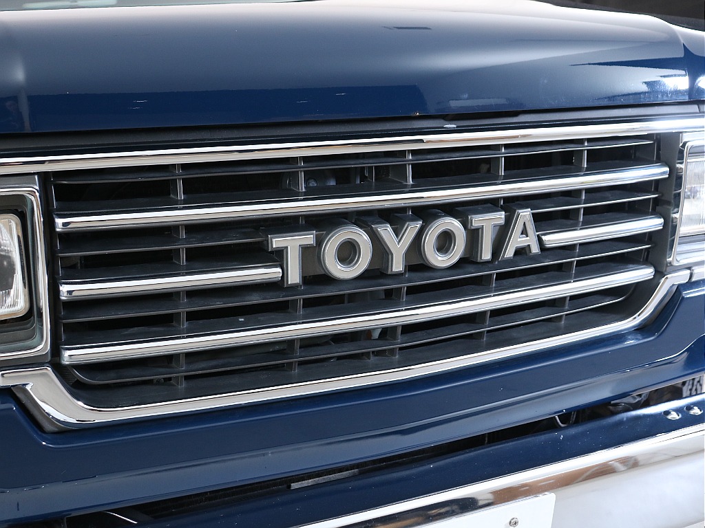 トヨタ ランドクルーザー100(24枚目)