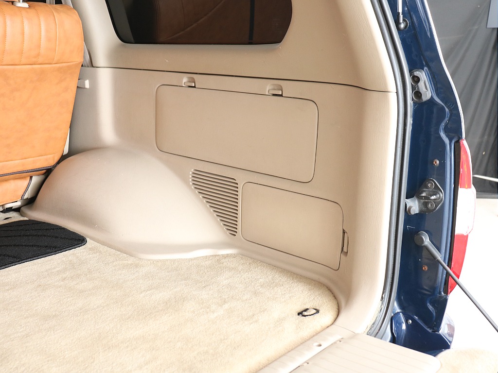 トヨタ ランドクルーザー100(45枚目)