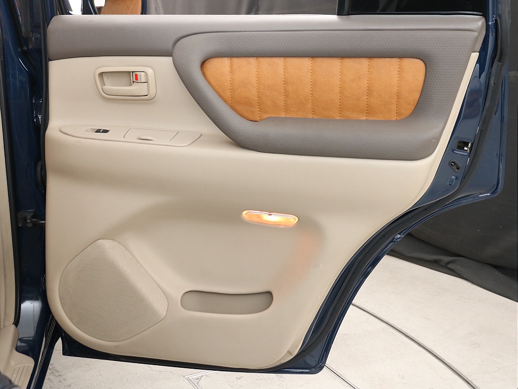 トヨタ ランドクルーザー100(47枚目)