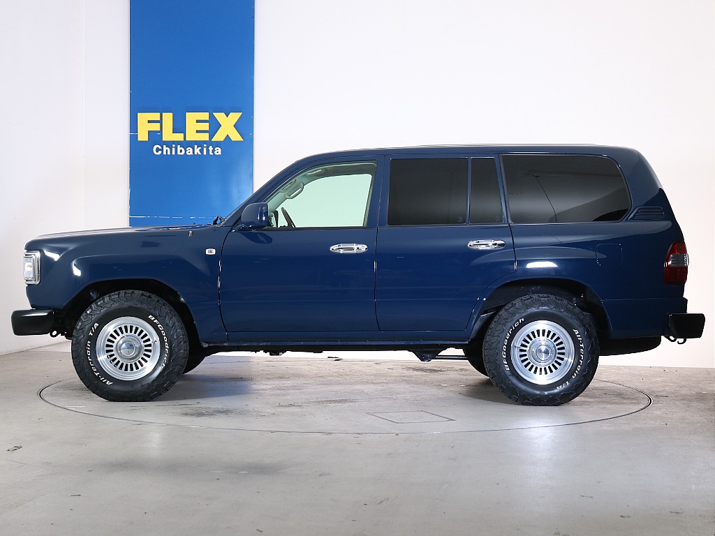 外装に目立った傷や汚れ、凹みなどは見受けられません！