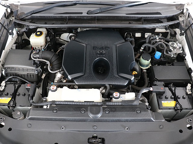 2800㏄ディーゼルターボエンジン搭載！トルクフルかつ、静寂性のある運転が楽しめます！