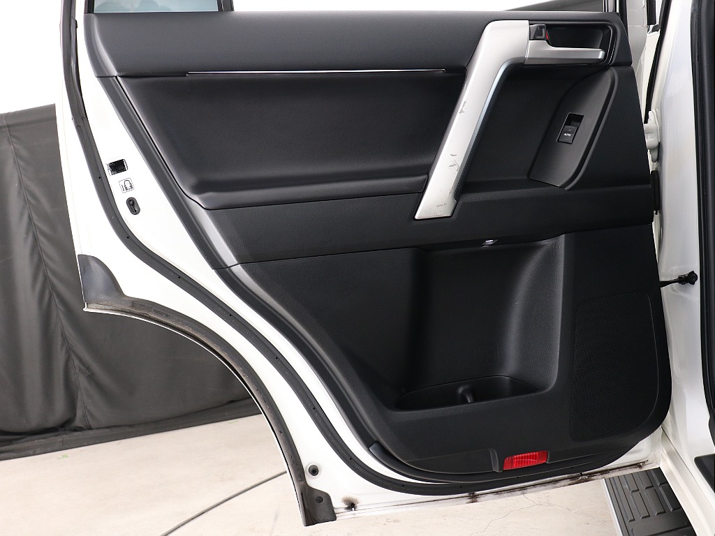 トヨタ ランドクルーザープラド(52枚目)