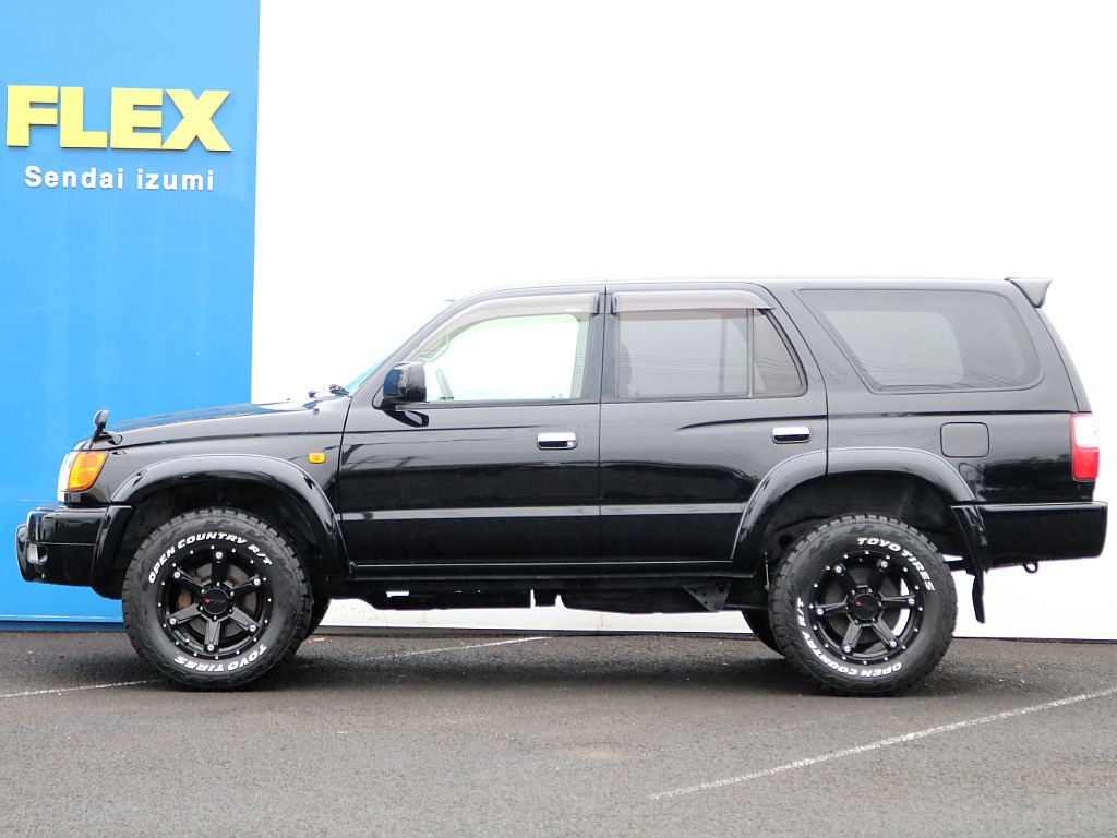 こちらの車両はノーマル車高になっている為、乗り降りのしやすいですよ♪