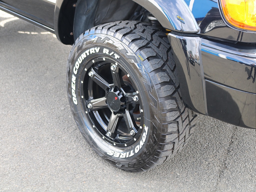 ＦＬＥＸグループは「すべての人に愛車を」をコンセプトに車種別に全国展開中！愛車と一緒に、ライフスタイルを充実させてもらいたいという思いで、ランクル仙台泉店では皆様のご要望になんでもお応えします♪