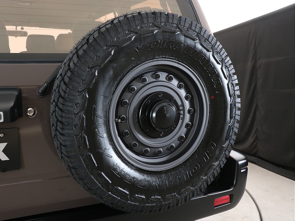 背面タイヤも新品タイヤ・ホイールに交換済みです！