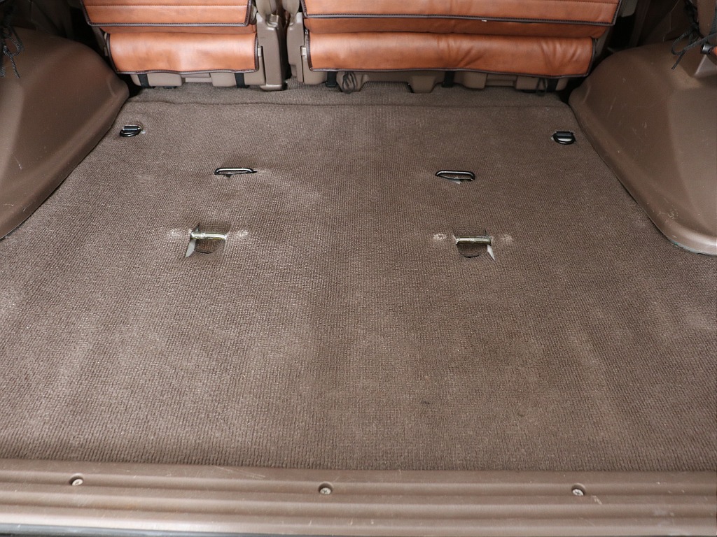 ラゲッジスペース中央！