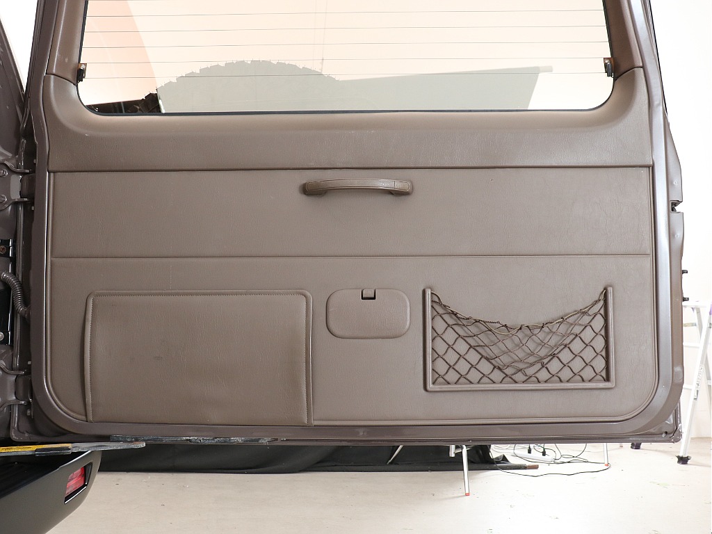 リアゲートトリム！