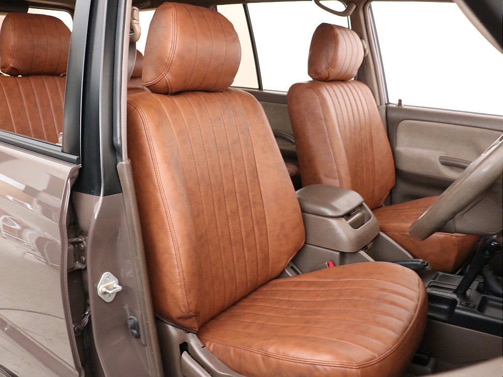 新品キャメルシートカバー付き！お車の中がかなり明るくなりますね！