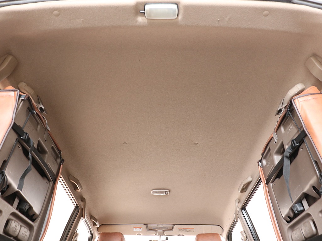 天張りには使用感はややございますが、大きなシミ等はございません♪