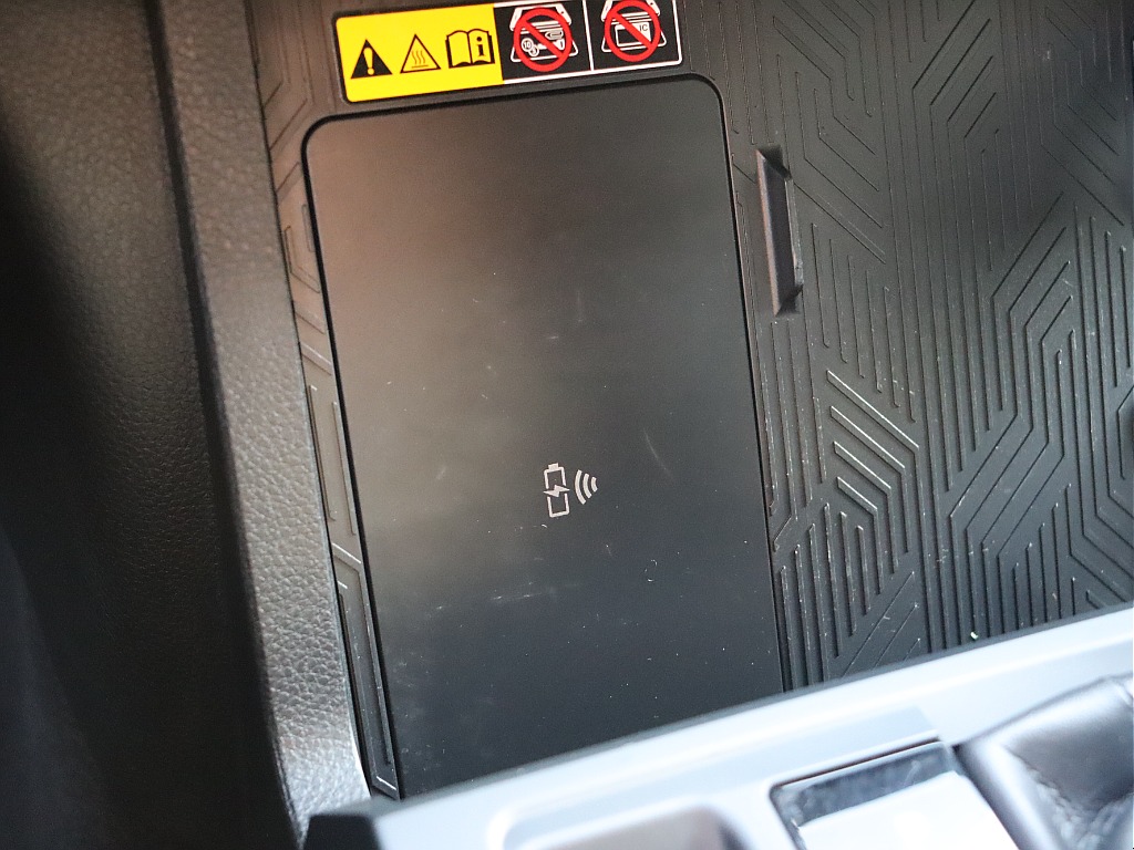 おくだけ充電！