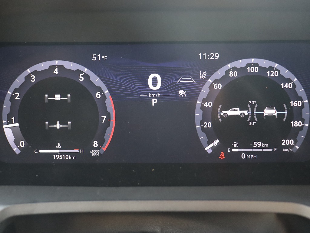 スタイリッシュな12.3インチのデジタルメーター！