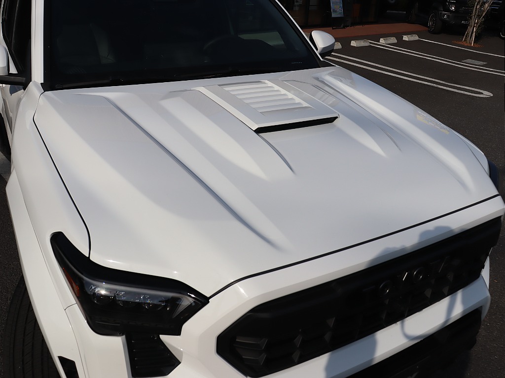 フードダクトでよりスポーティーです！