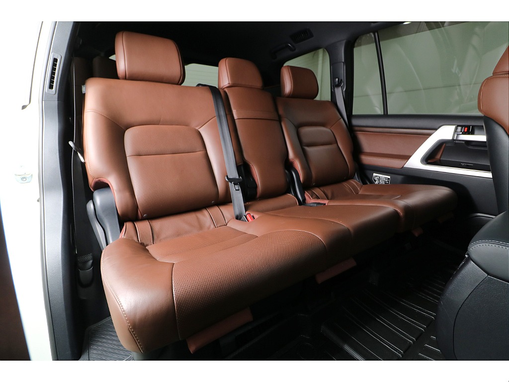 後部座席になります☆