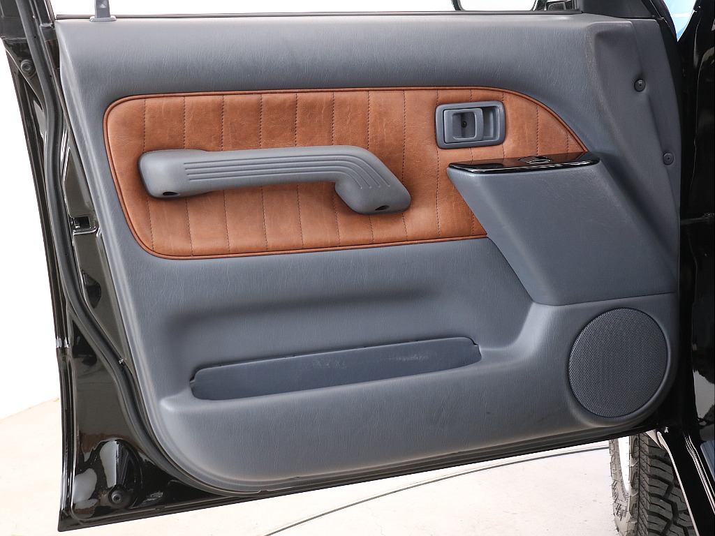 助手席ドアトリム！