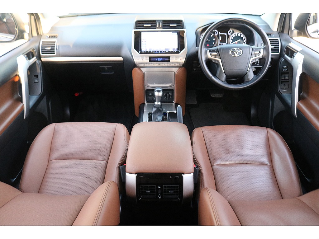 限定ブラウン内装！