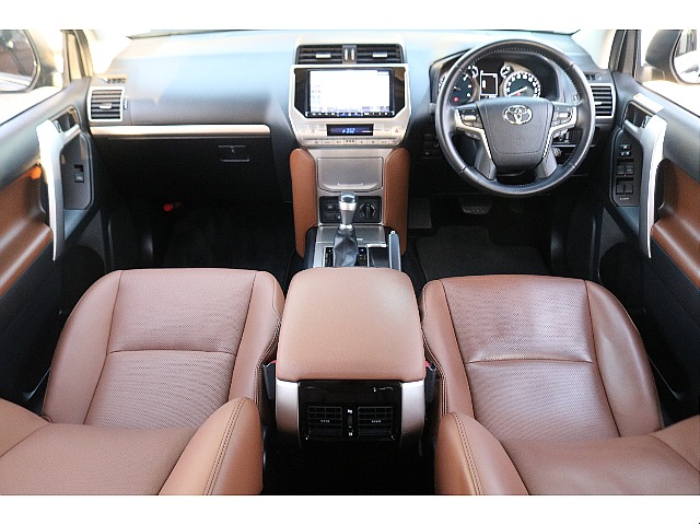 限定ブラウン内装！