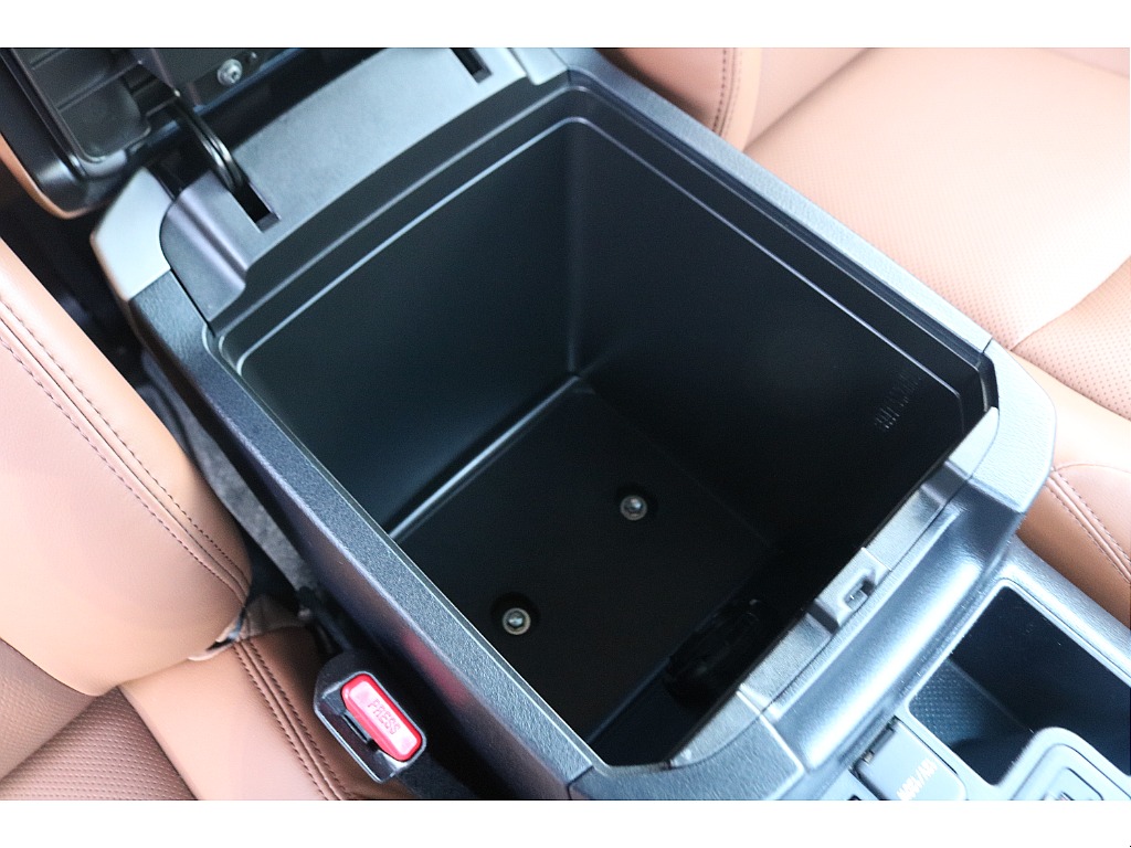 大容量のセンターコンソール！