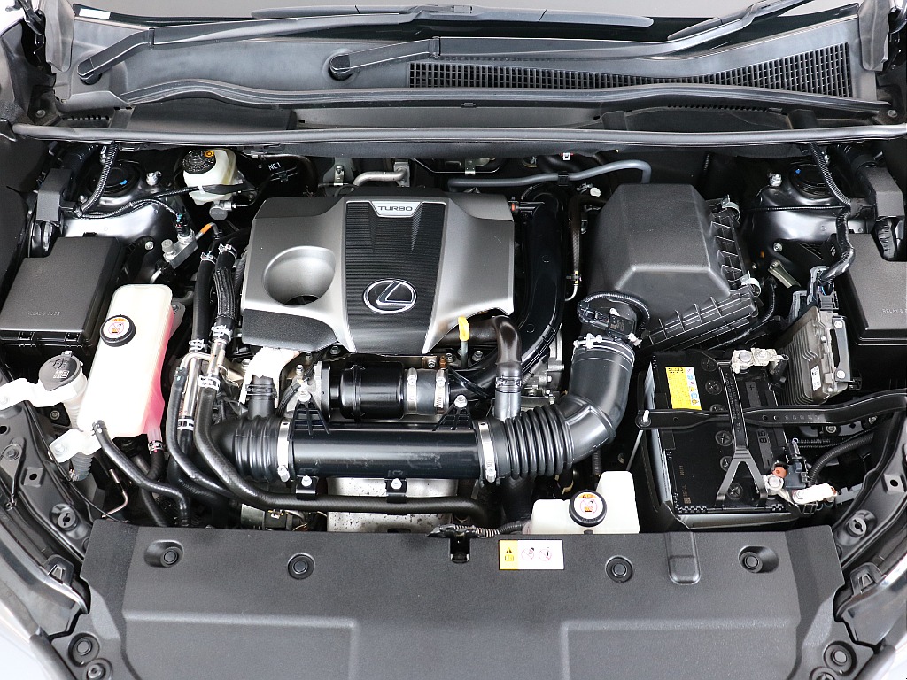 エンジンは2.0Lのターボ付き！さらにスーパーインテリジェント6速オートマチック搭載！