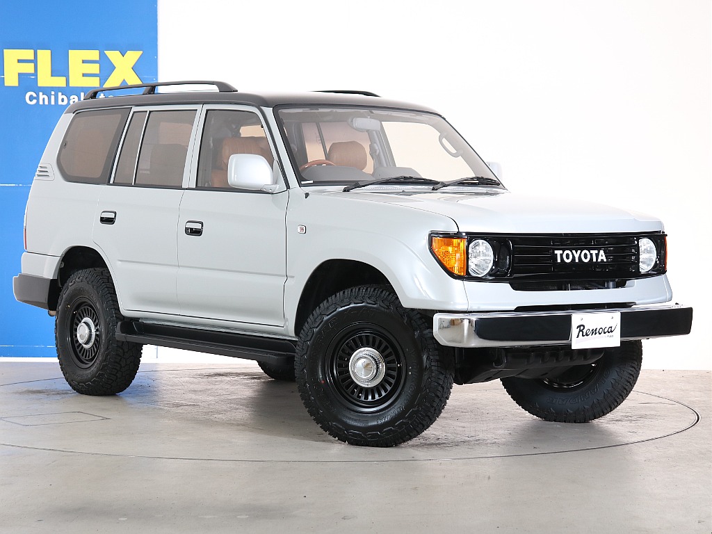 ホワイトとブラックが合わないわけがない！まとまりきった1台です♪