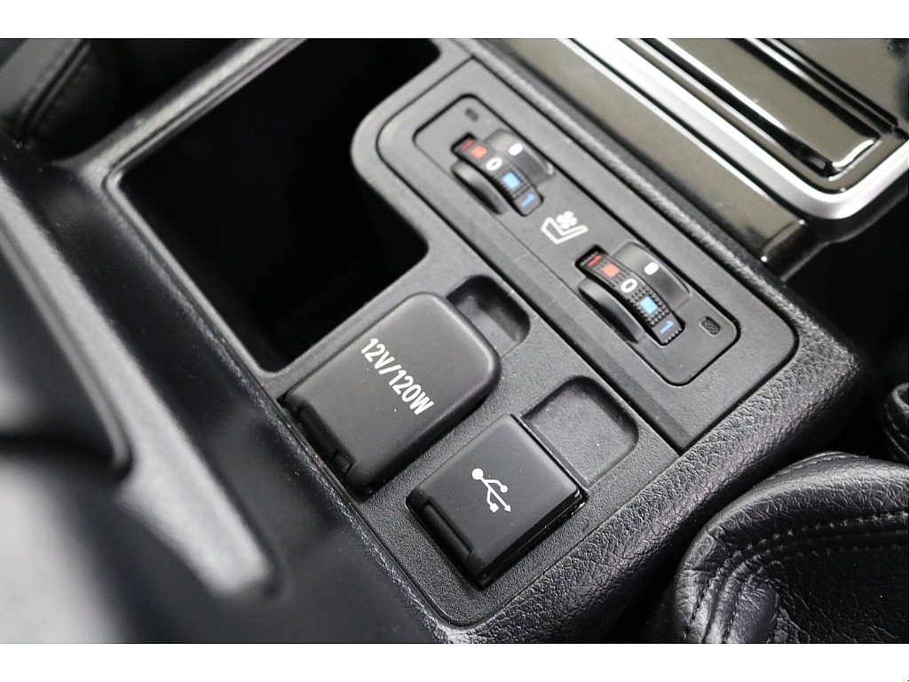 運転席／助手席シートヒーター＆ベンチレーター☆