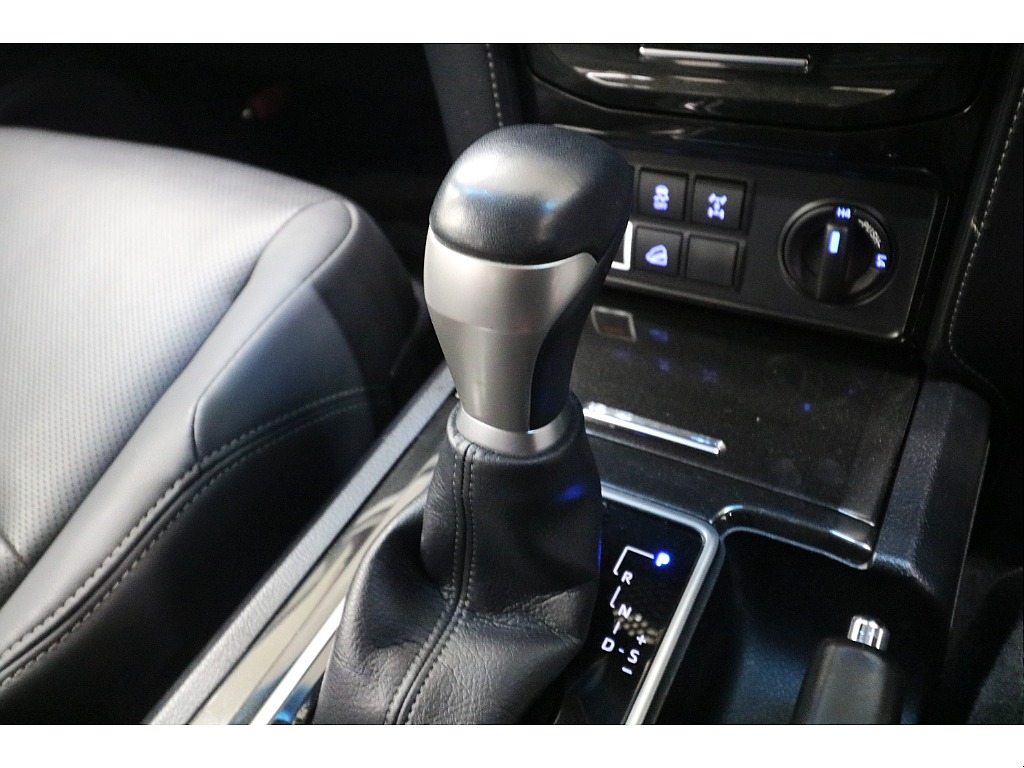 本革巻きシフトノブ☆