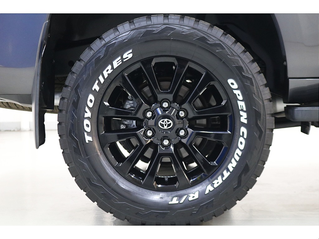 新品ＴＯＹＯオープンカントリーＲ／Ｔタイヤ×特別仕様車用１８インチＡＷ☆