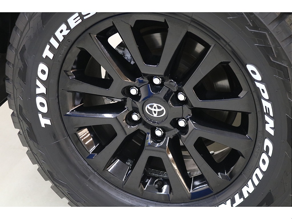 新品ＴＯＹＯオープンカントリーＲ／Ｔタイヤ×特別仕様車用１８インチＡＷ☆