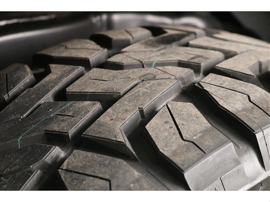 新品ＴＯＹＯオープンカントリーＲ／Ｔタイヤ×特別仕様車用１８インチＡＷ☆