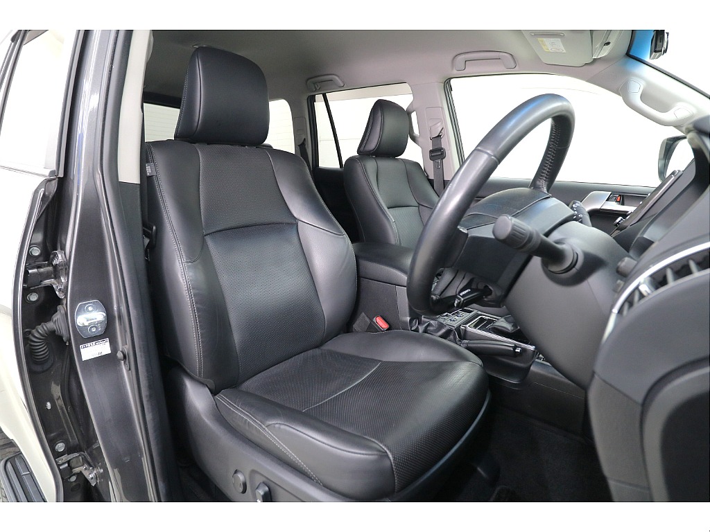 上級グレード専用　本革パワーシート☆