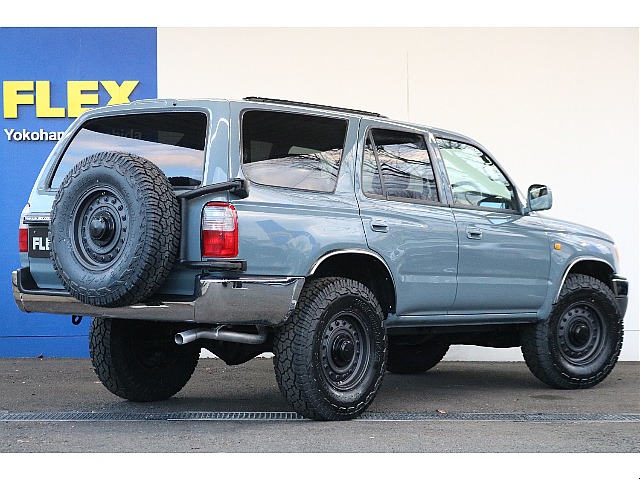 背面タイヤレス仕様が多い中こちらの車両はそのまま残してあります！