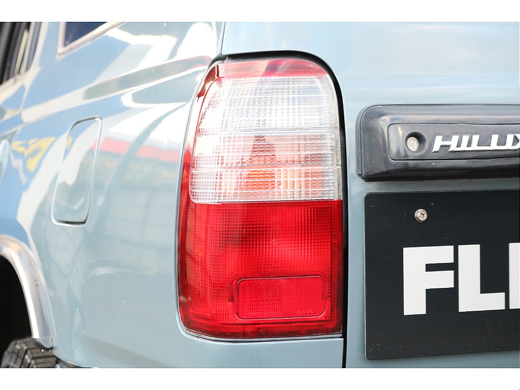 純正紅白テールレンズ！