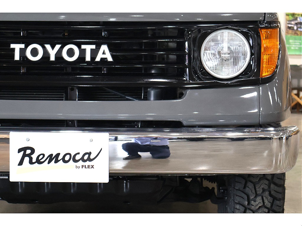 アイアンバンパーに丸目・TOYOTAとこのアングルは勢ぞろいです・・・。