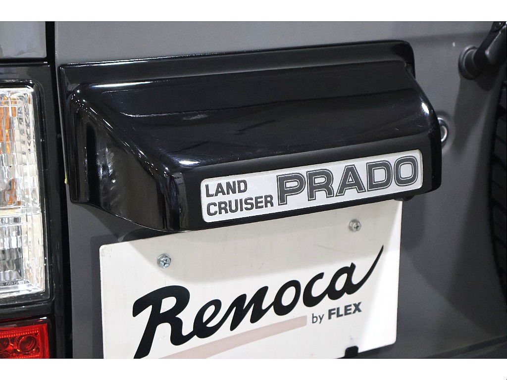 ナンバー周りもこだわってます。