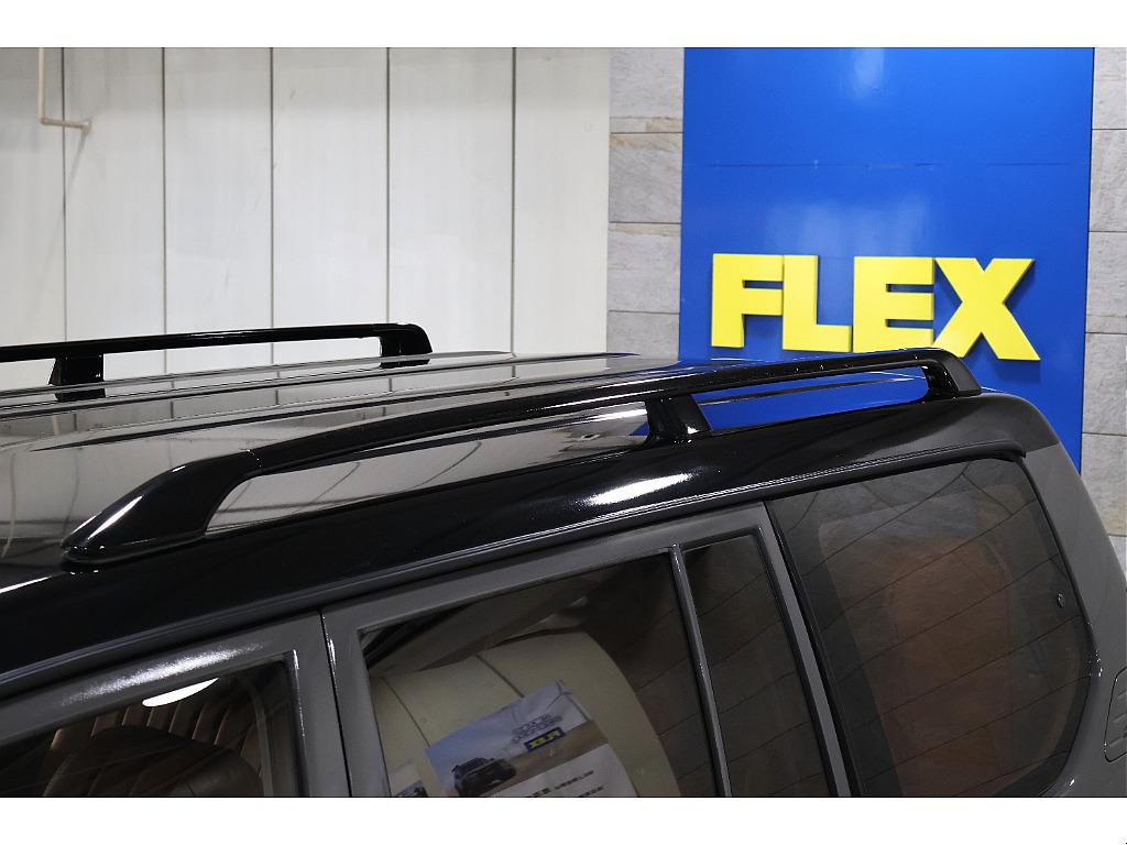 ルーフレールもブラック